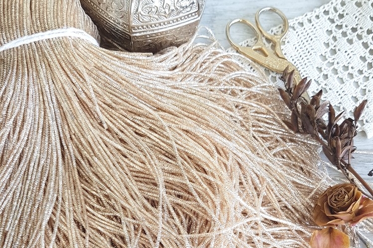 Трунцал четырехгранный, цвет светлое золото, размер 1мм