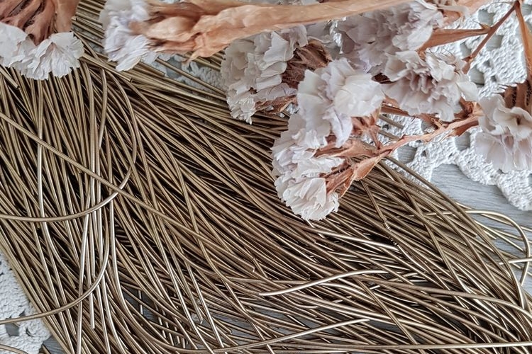 Канитель мягкая, гладкая, цвет - светлая бронза. Размер 1 мм