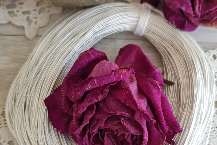 Канитель жесткая, цвет - серебро. 1мм