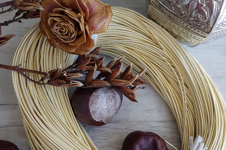 Канитель жесткая, Индия, цвет- светлое золото. Размер 1,25мм