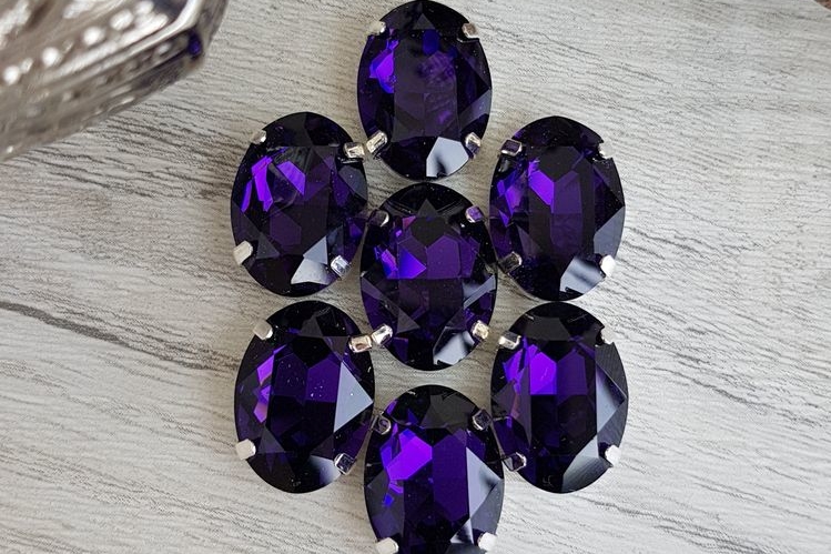 кристаллы овалы фиолетовые в кастах 18*13 мм