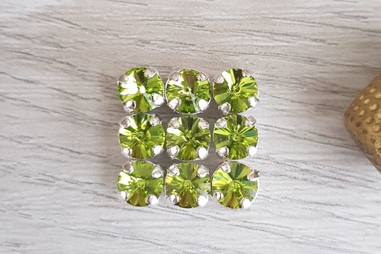 Кристаллы в кастах, риволи зеленые 6 мм 8мм