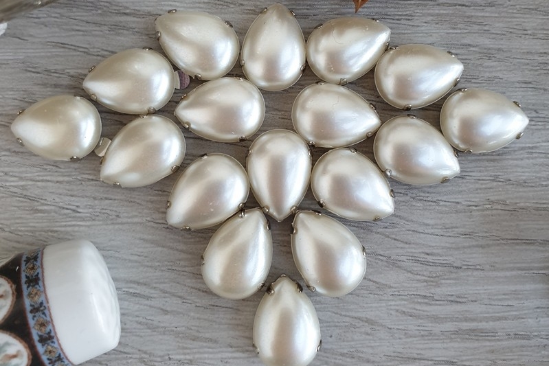 жемчужные кабошоны капли