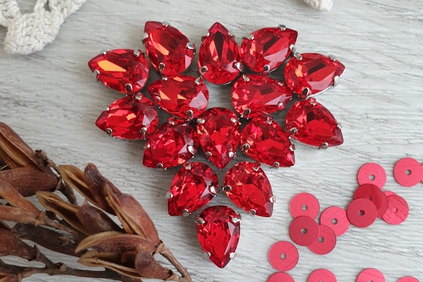 кристаллы капли красные