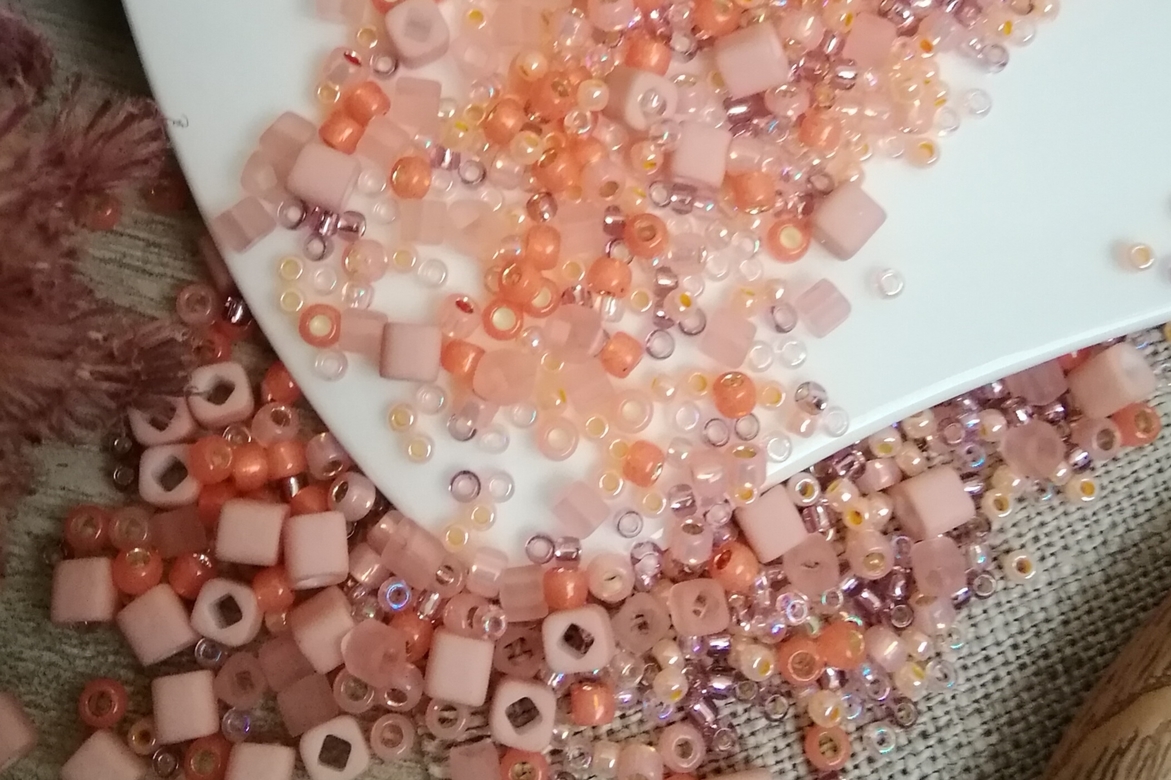 Японский бисер Toho, микс.  №3202, цвет - персиковый.
