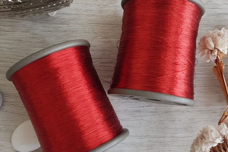металлизированные нитки красные