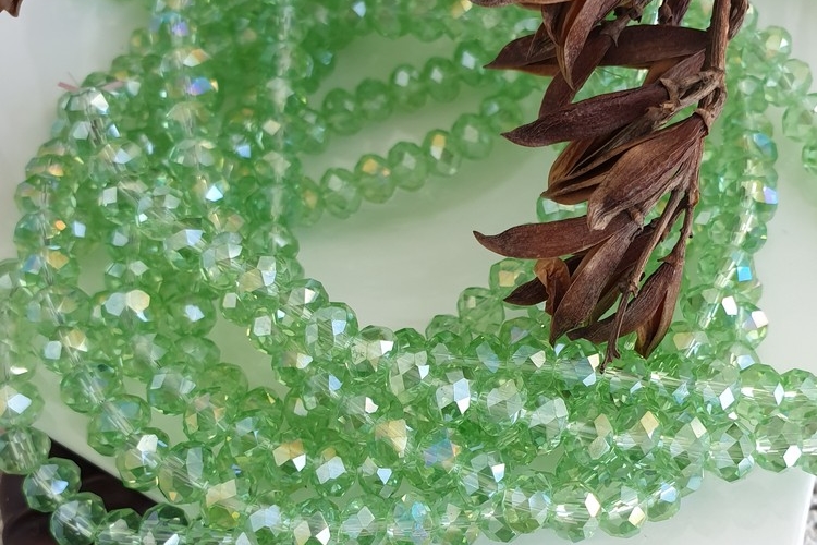 рондели, граненые бусины, зеленые прозрачные