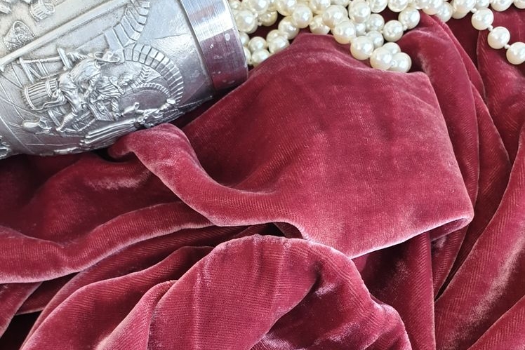 бархат вишневый, шелковый, французский