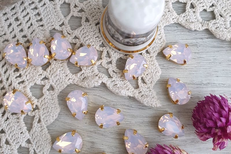 кристаллы в оправе розовый опал люкс