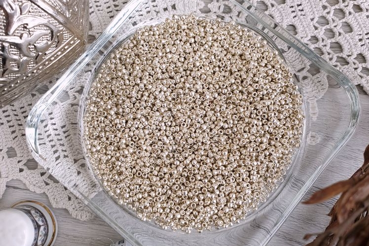 Бисер TOHO серебряный 11/0 (bt11r558)