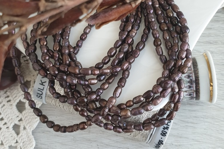 речной жемчуг темный рис