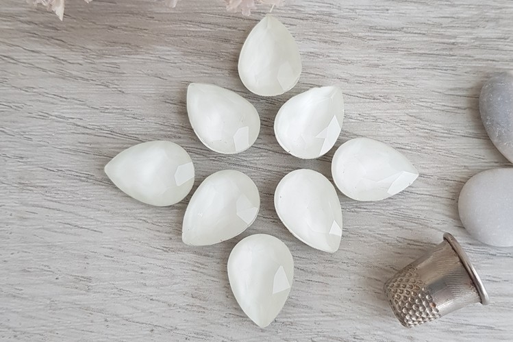 кристаллы лаковые, капли, белые