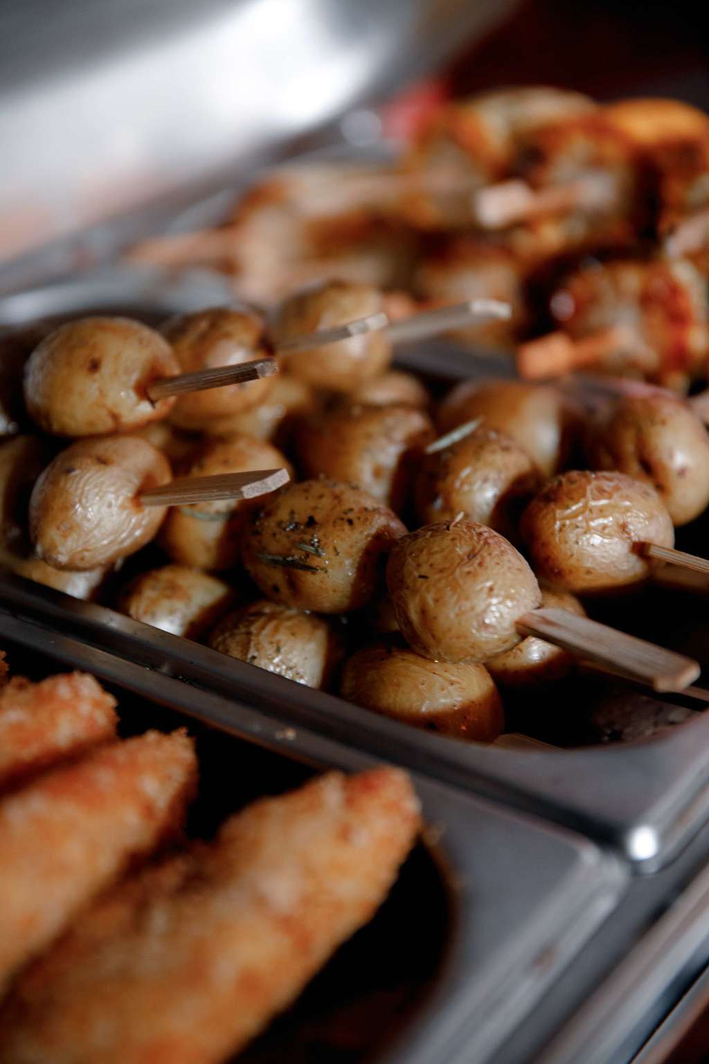 Мини-шашлычок из картофеля с грибами