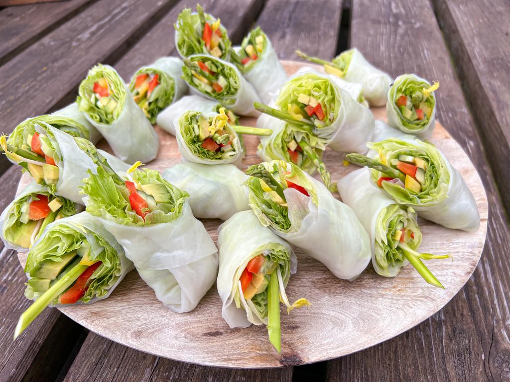 Овощные спринг-роллы. В порции 2 штуки