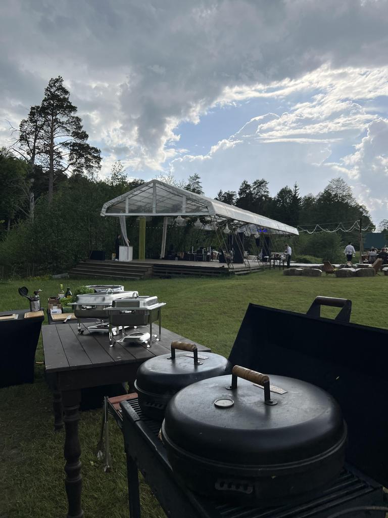 Коптильня. Cкумбрия, картофель в беконе, ребра свиные