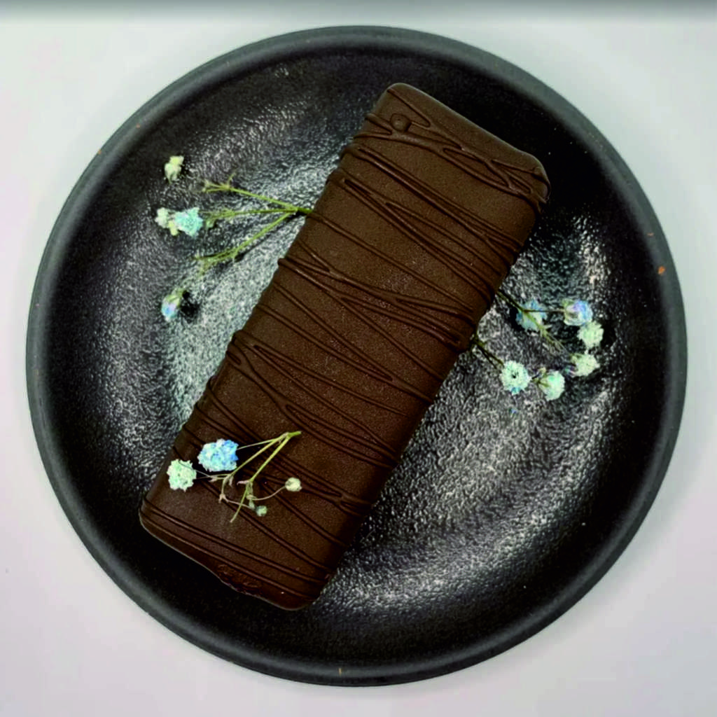 Raw НЕ творожный сырок "Ванильный в шоколадной глазури"