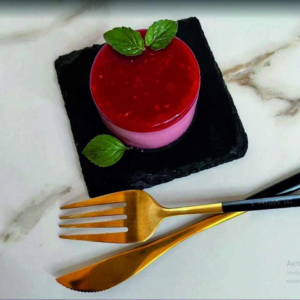 Vegan пирожное-чизкейк "Ягодный Бум"