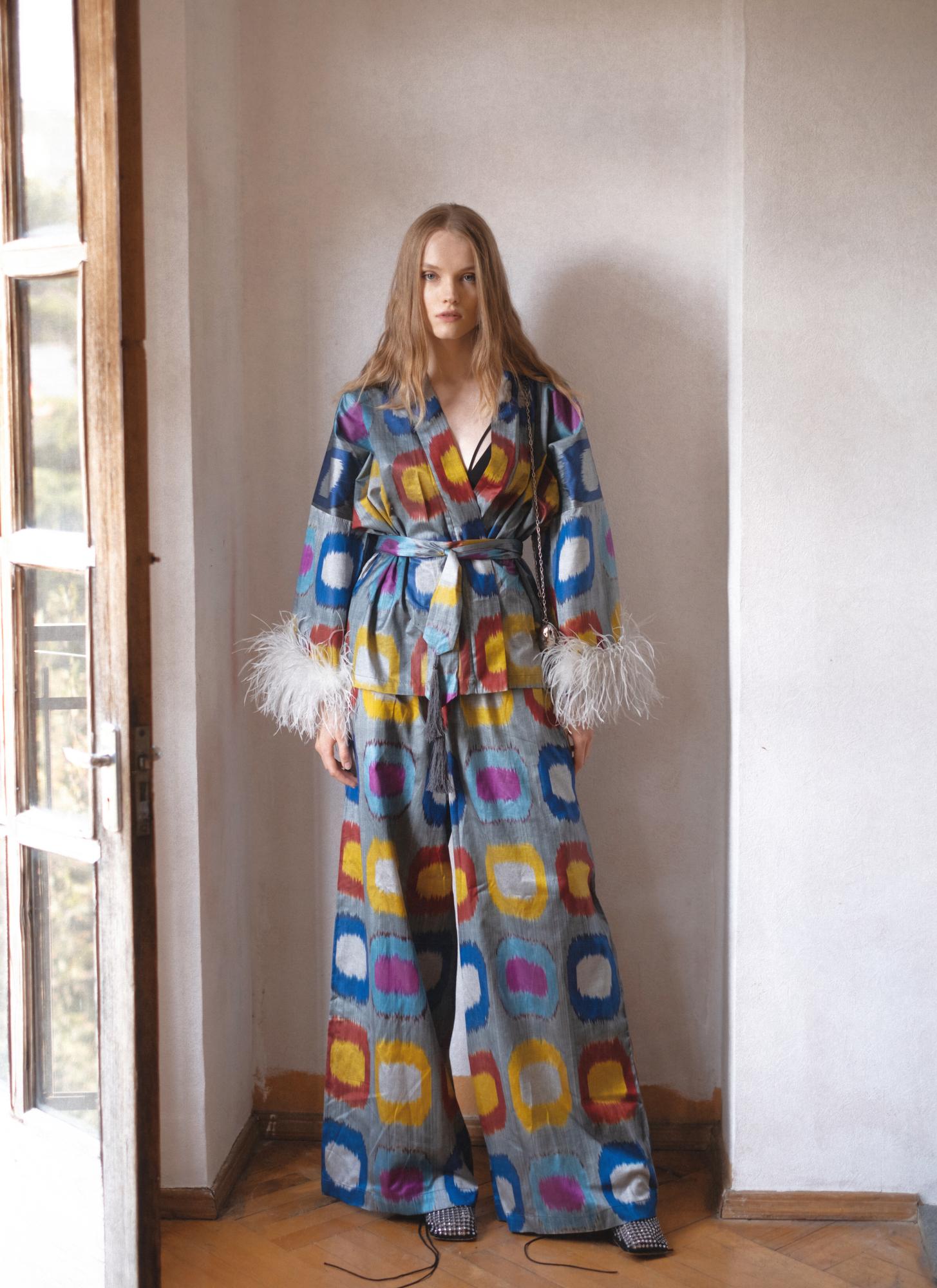 Шелковый костюм TREASURES