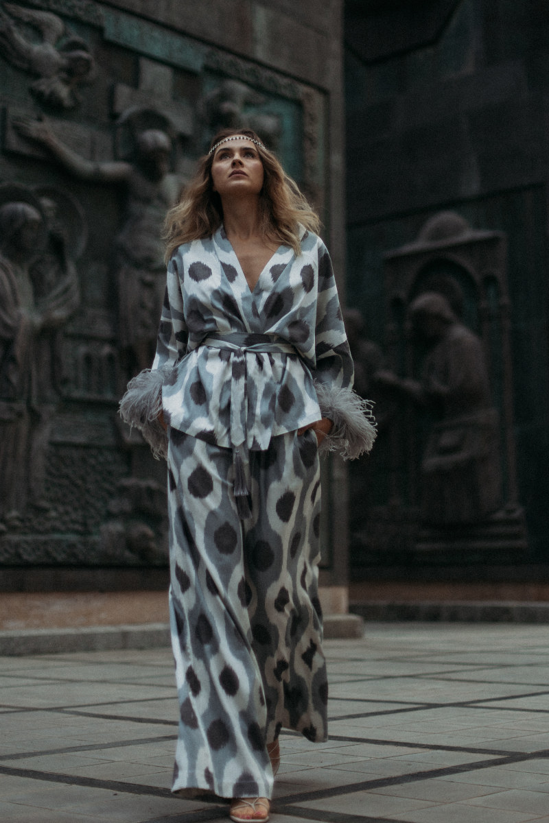 Шелковый костюм SILVER