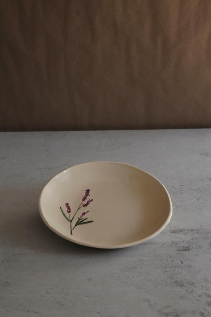 Тарелка из серии «горец перечный»