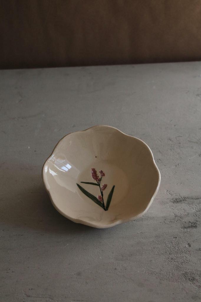 Тарелка из серии «горец перечный»