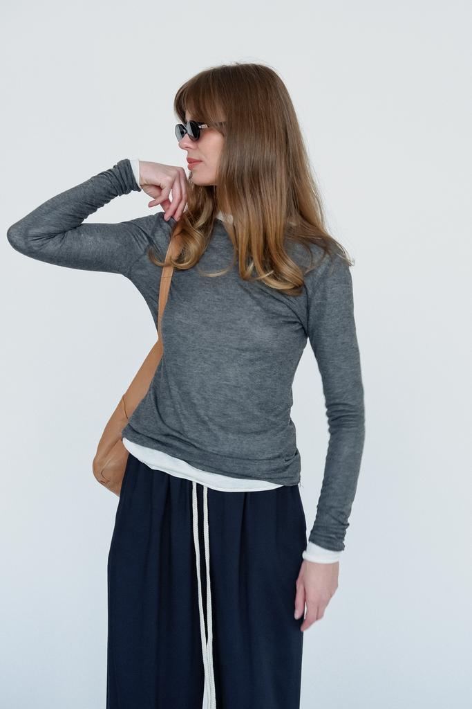 Лонгслив серый