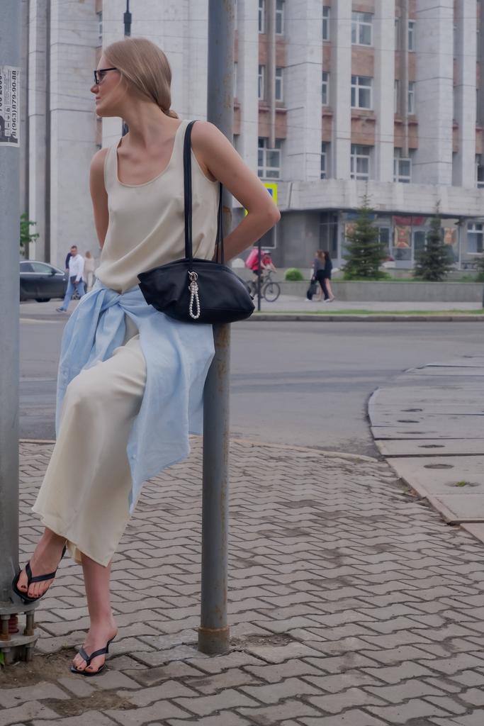 Платье в бельевом стиле