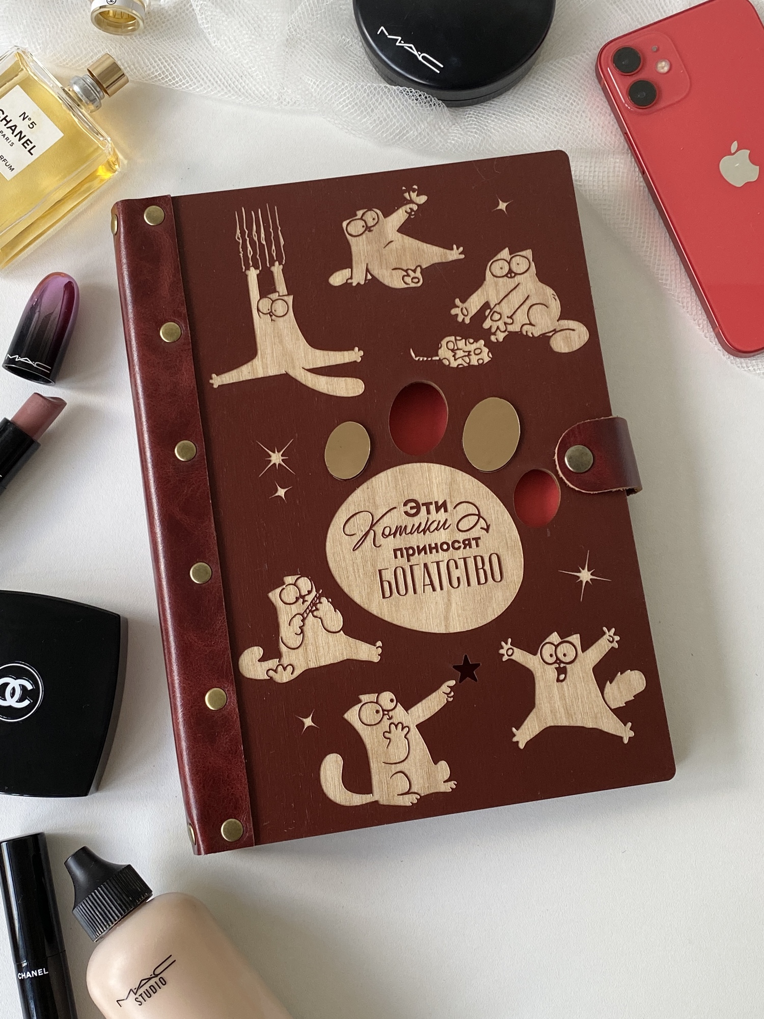 Ежедневник "Котики приносят богатство"