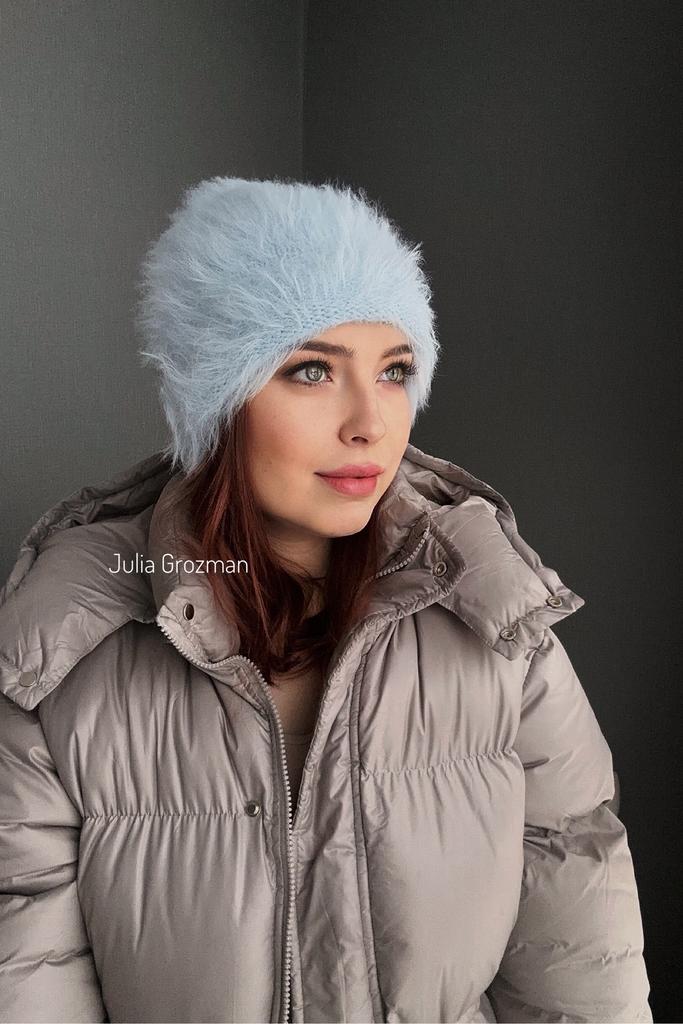 Вязаная шапка (голубая)