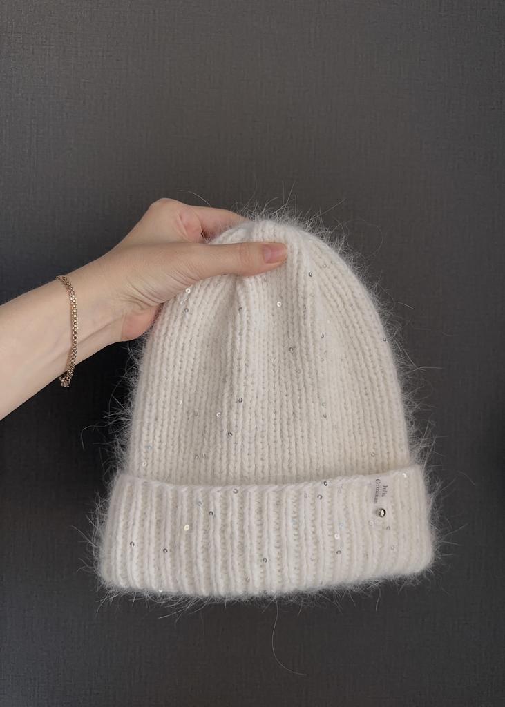 Шапка из ангоры (молочная с серебром)