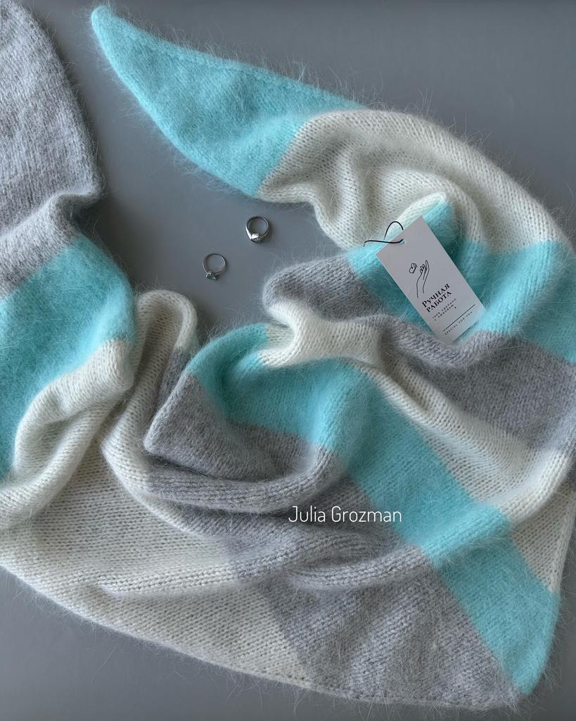 Вязаная косынка из ангоры (полосатая)