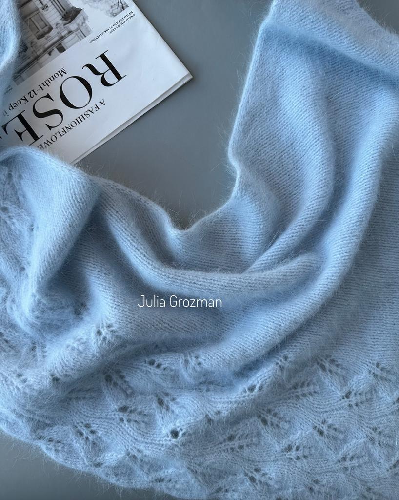 Вязаная косынка (голубая)