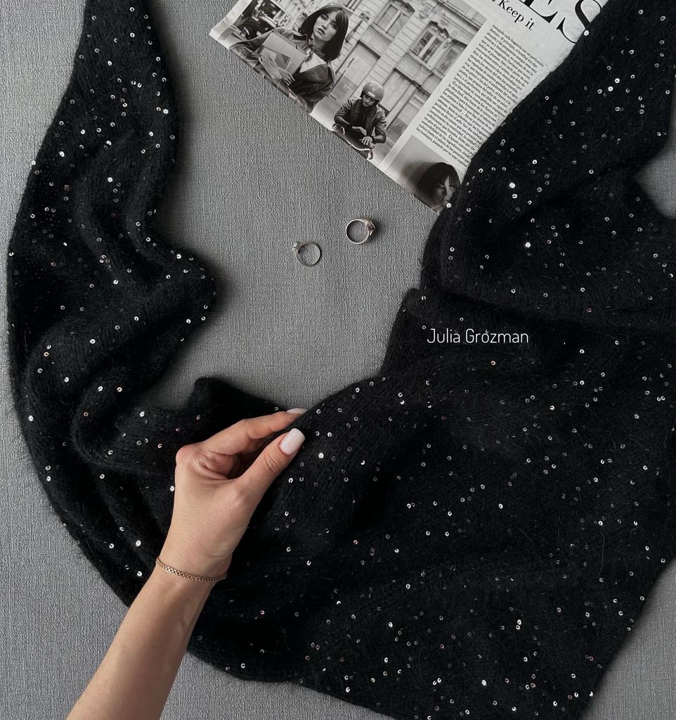 Вязаная косынка с пайетками (черная)