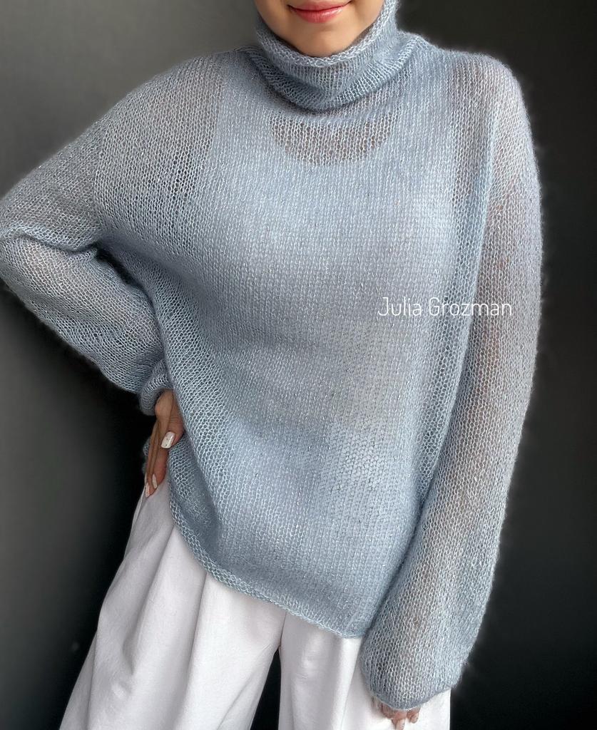 Вязаный свитер (голубой)