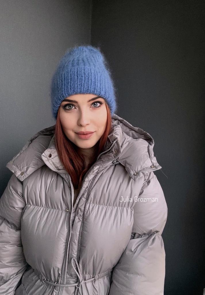 Вязаная шапка из мохера (синяя)