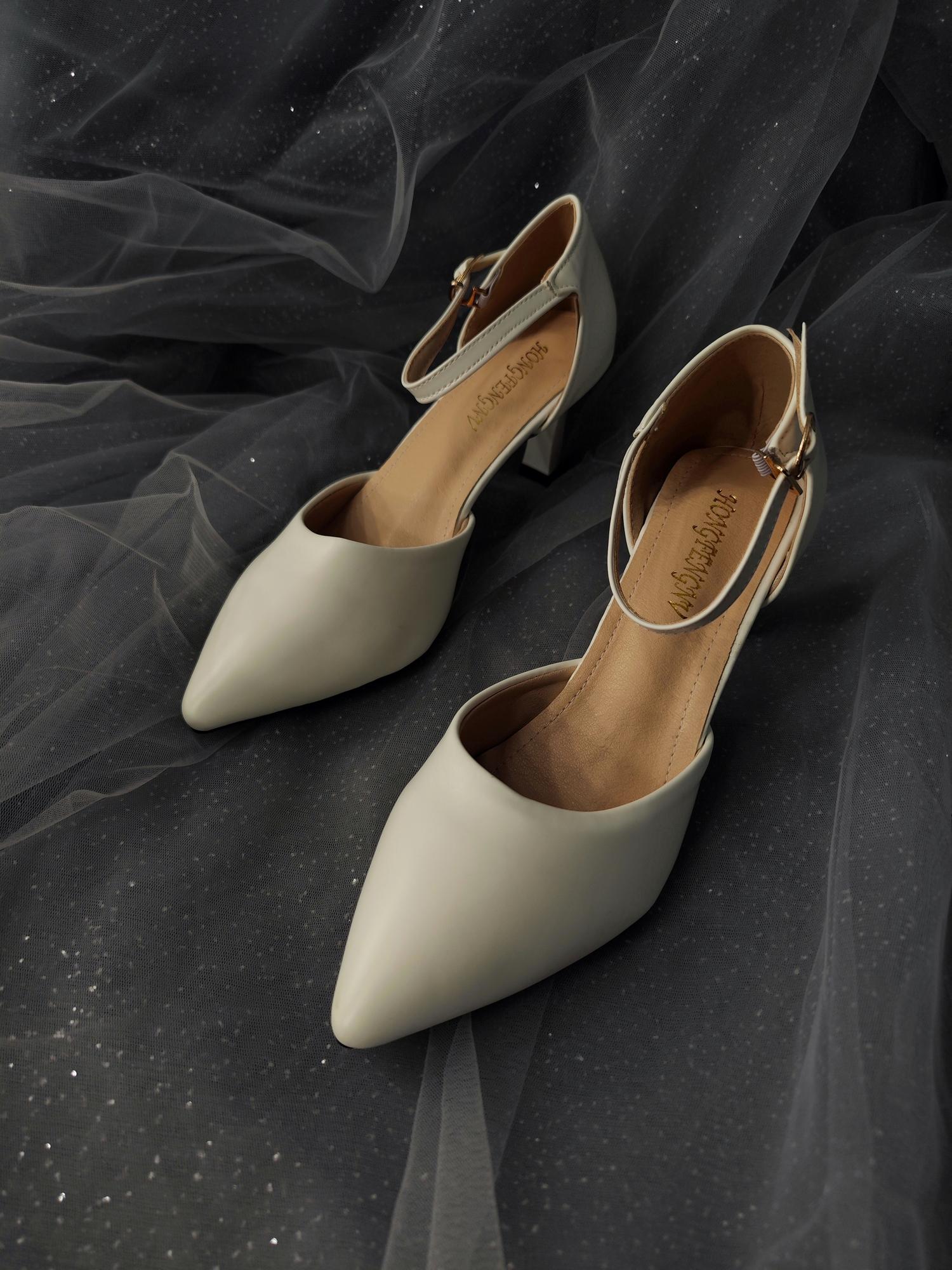 Матовые туфли