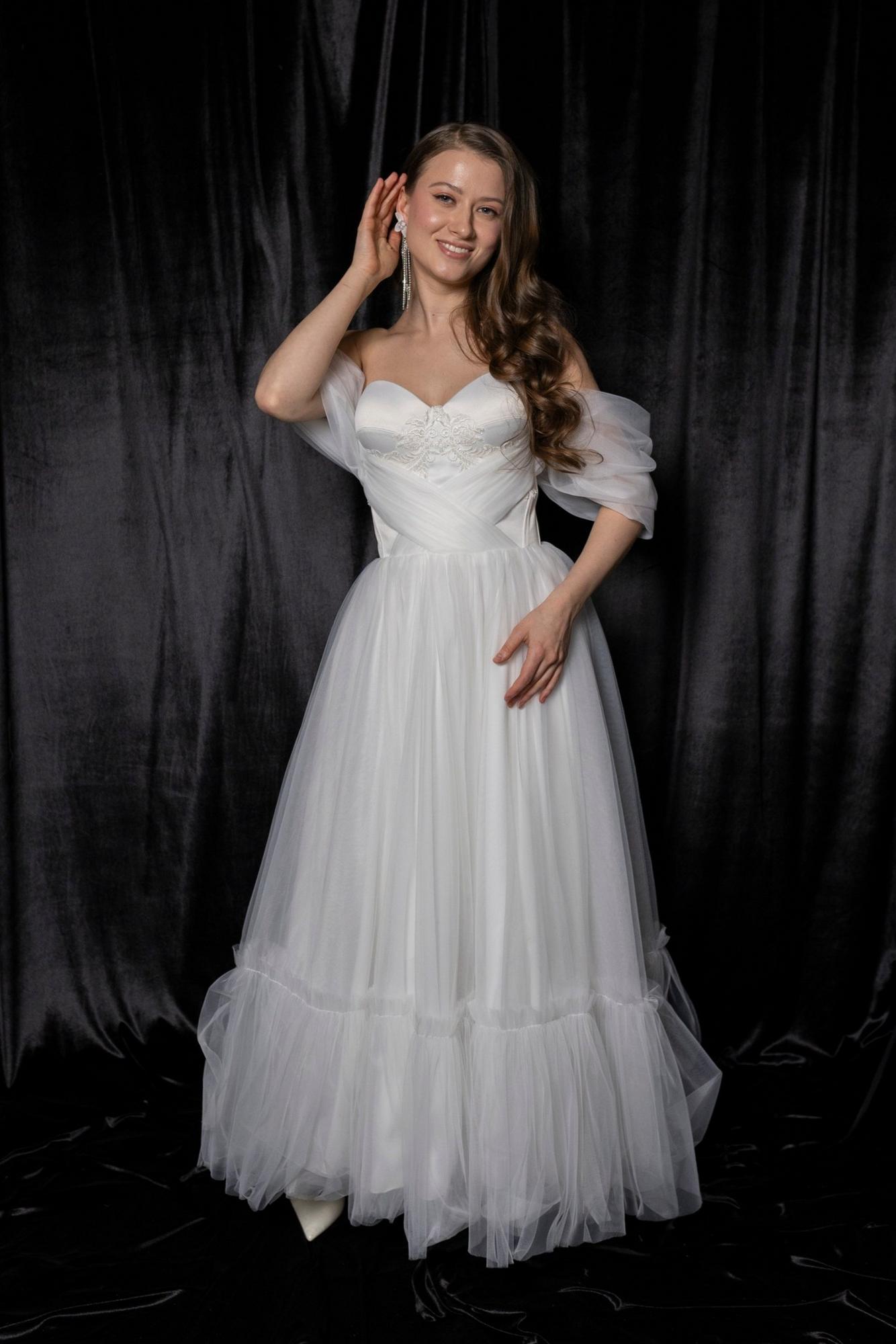 Свадебное платье Вероника с широким кружевом