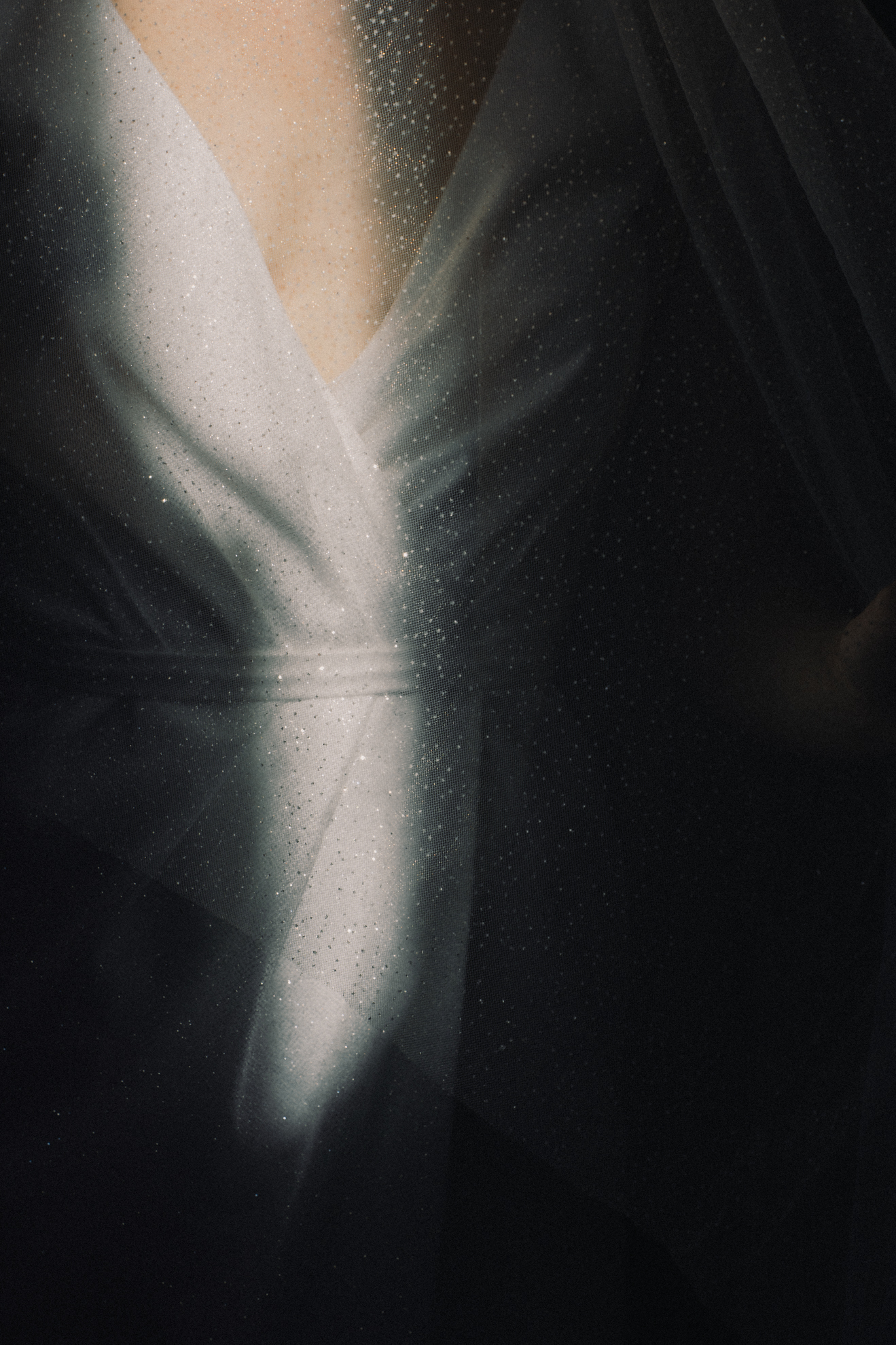 Блестящая длинная фата