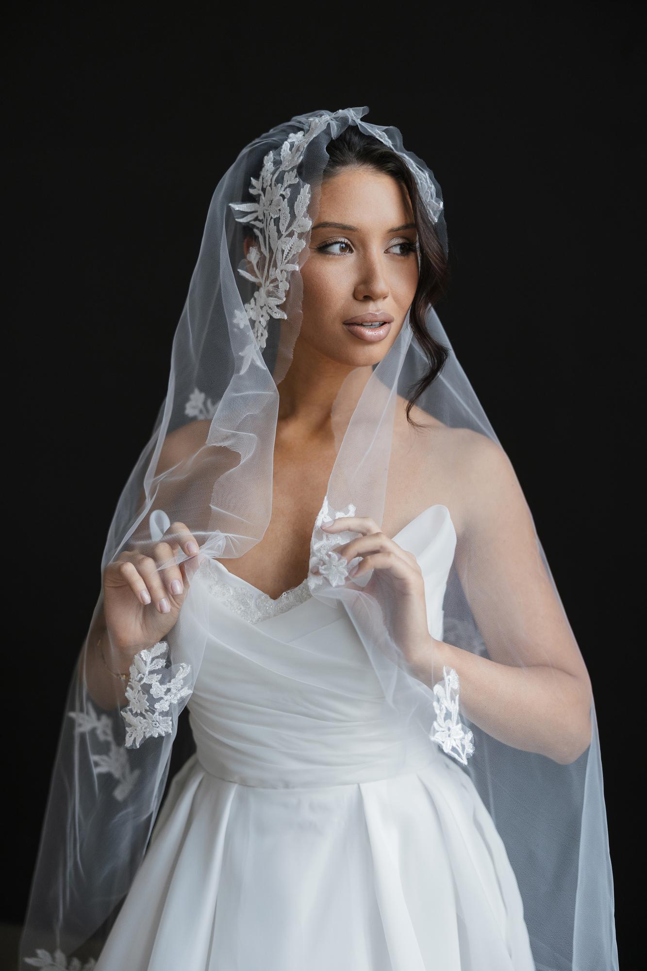 Длинная фата с кружевом