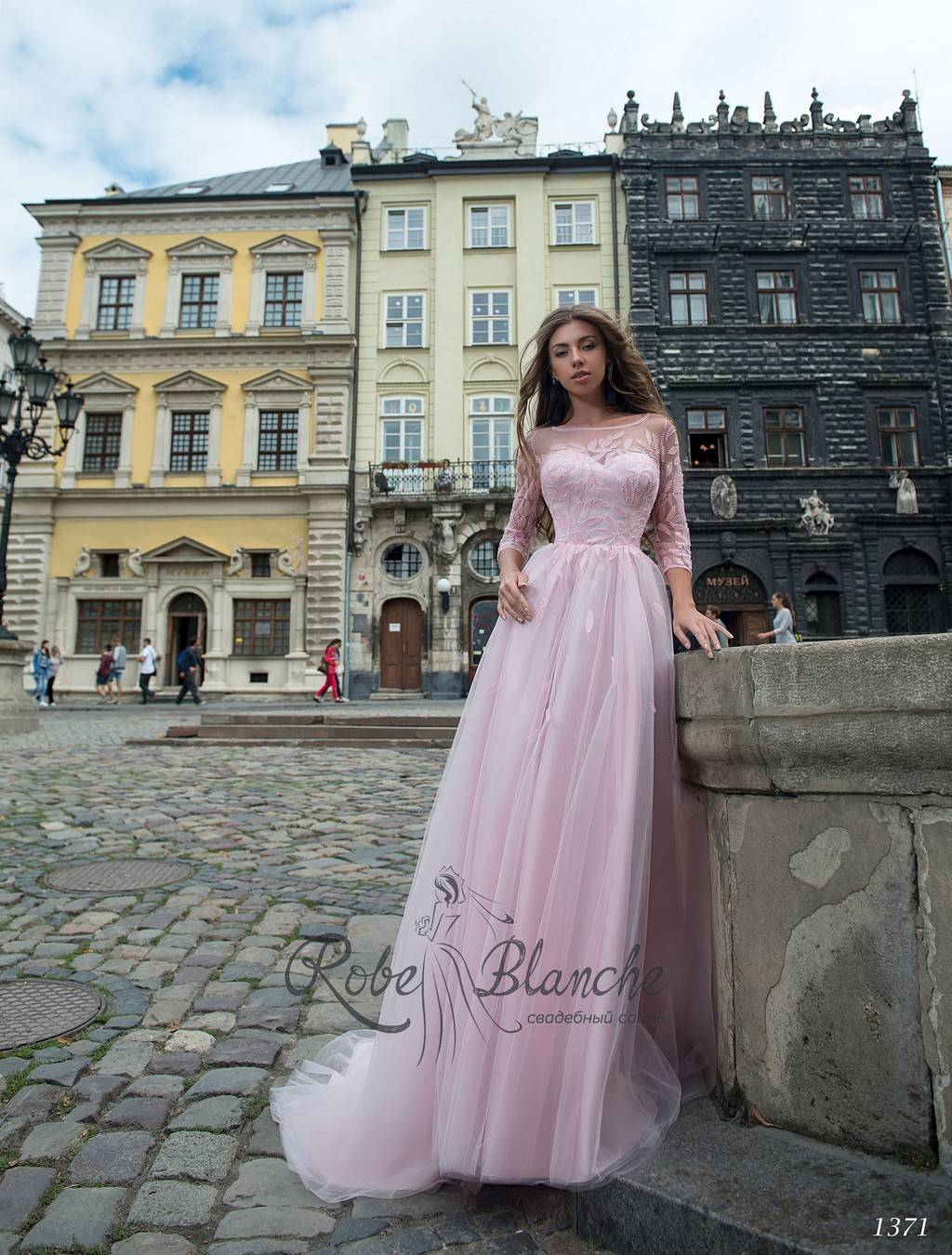 Вечернее платье 1371