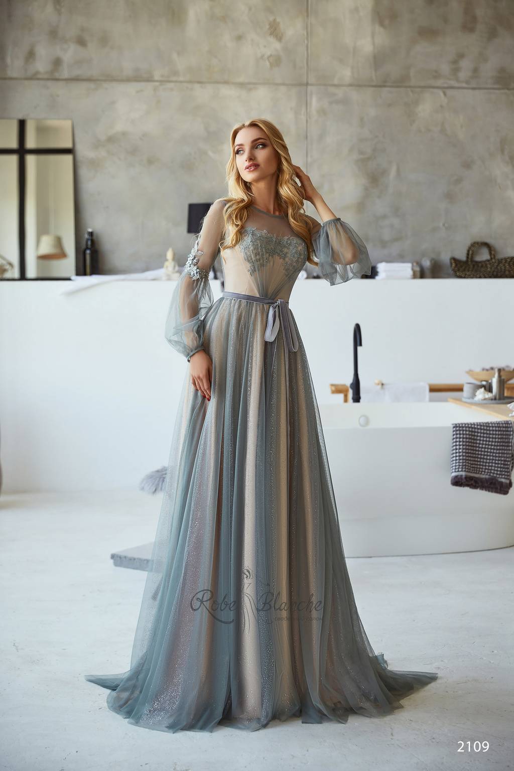 Вечернее платье 2109