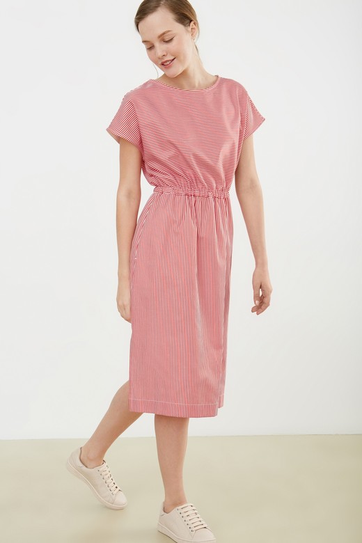 Платье с разрезами