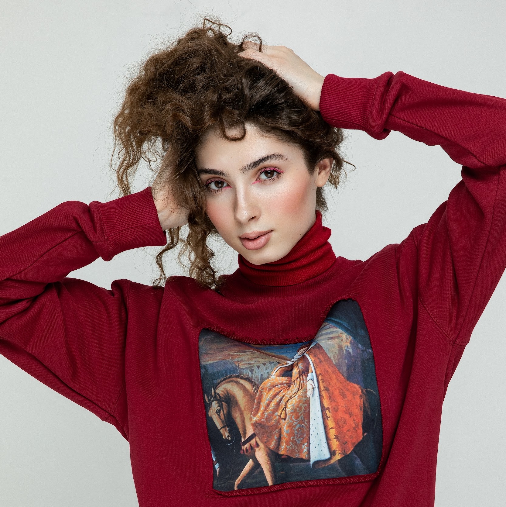 Свитшот в красном цвете "Королева Елизавета I"