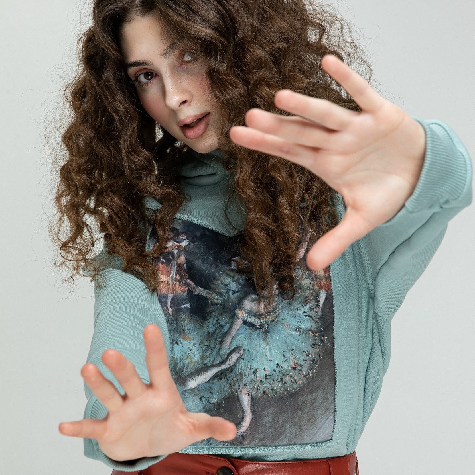 Худи в мятном цвете Эдгар Дега "Балерины в зеленом"