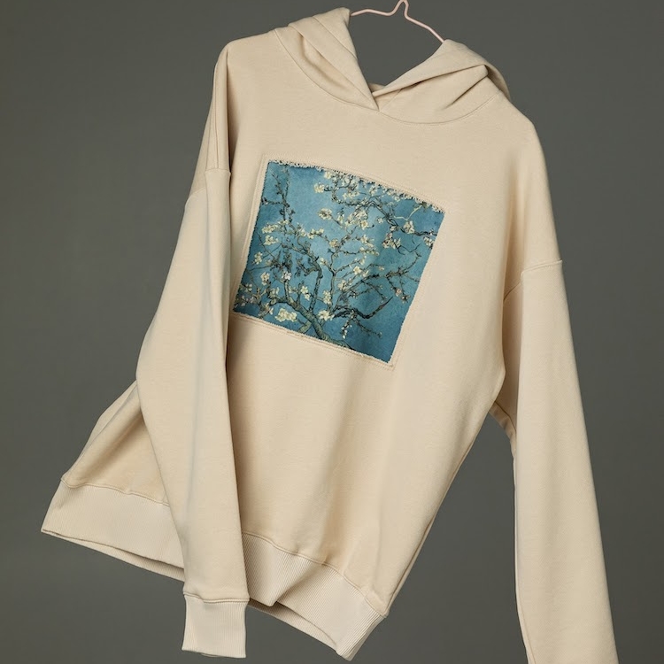 Худи в бежевом цвете Винсент Ван Гог "Цветущие ветки миндаля"
