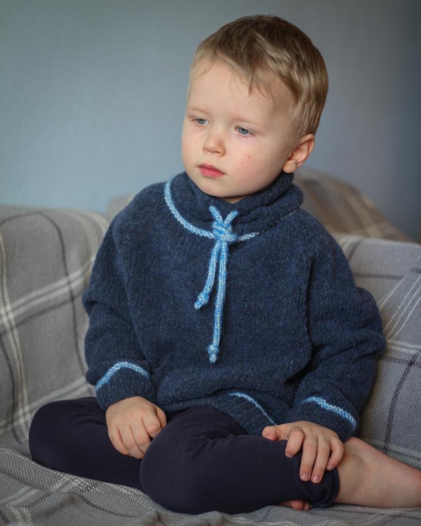 Описание - Детский свитер "Hug sweater"