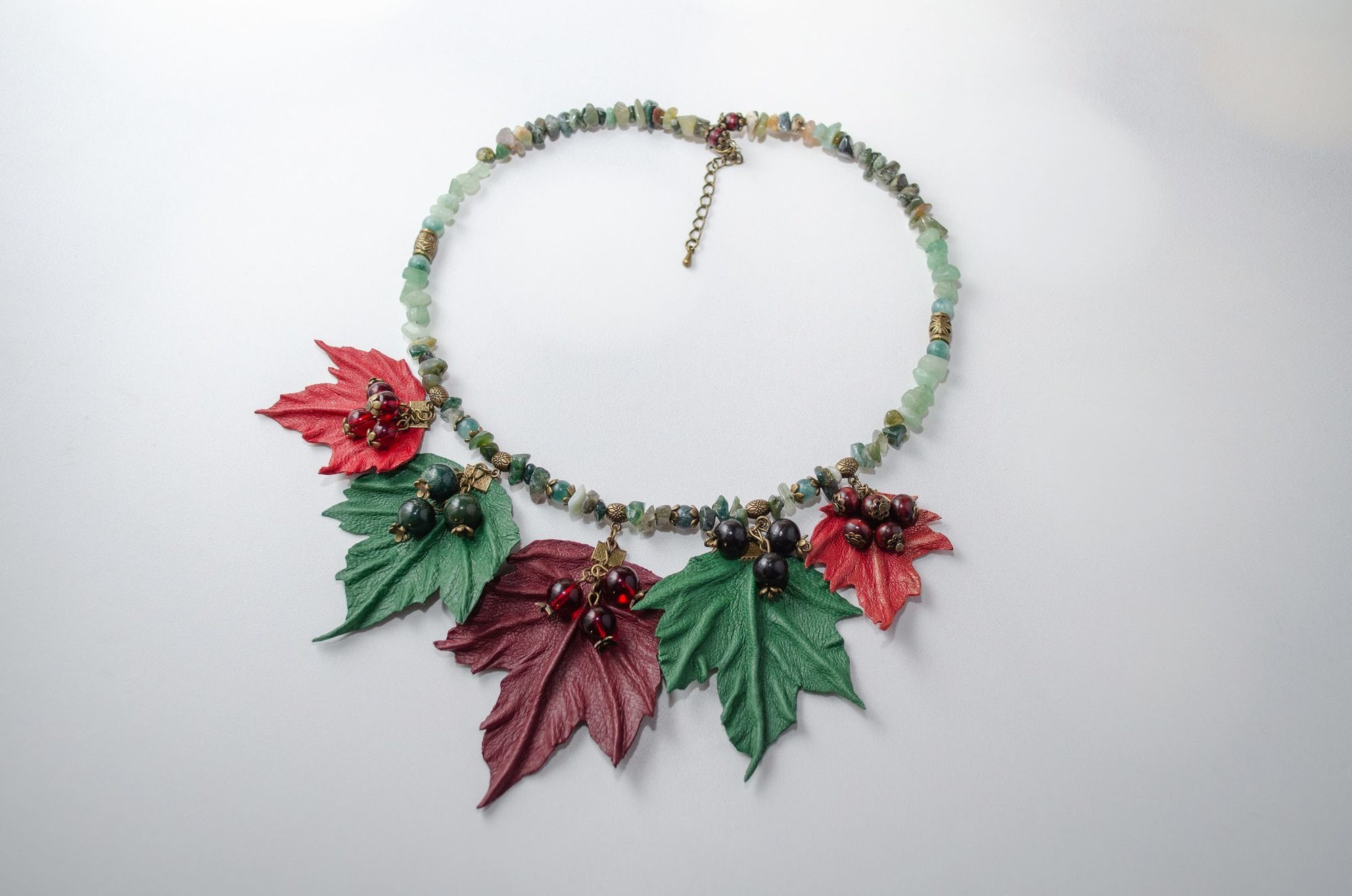 Листья и ягоды - колье SO-TC21F11