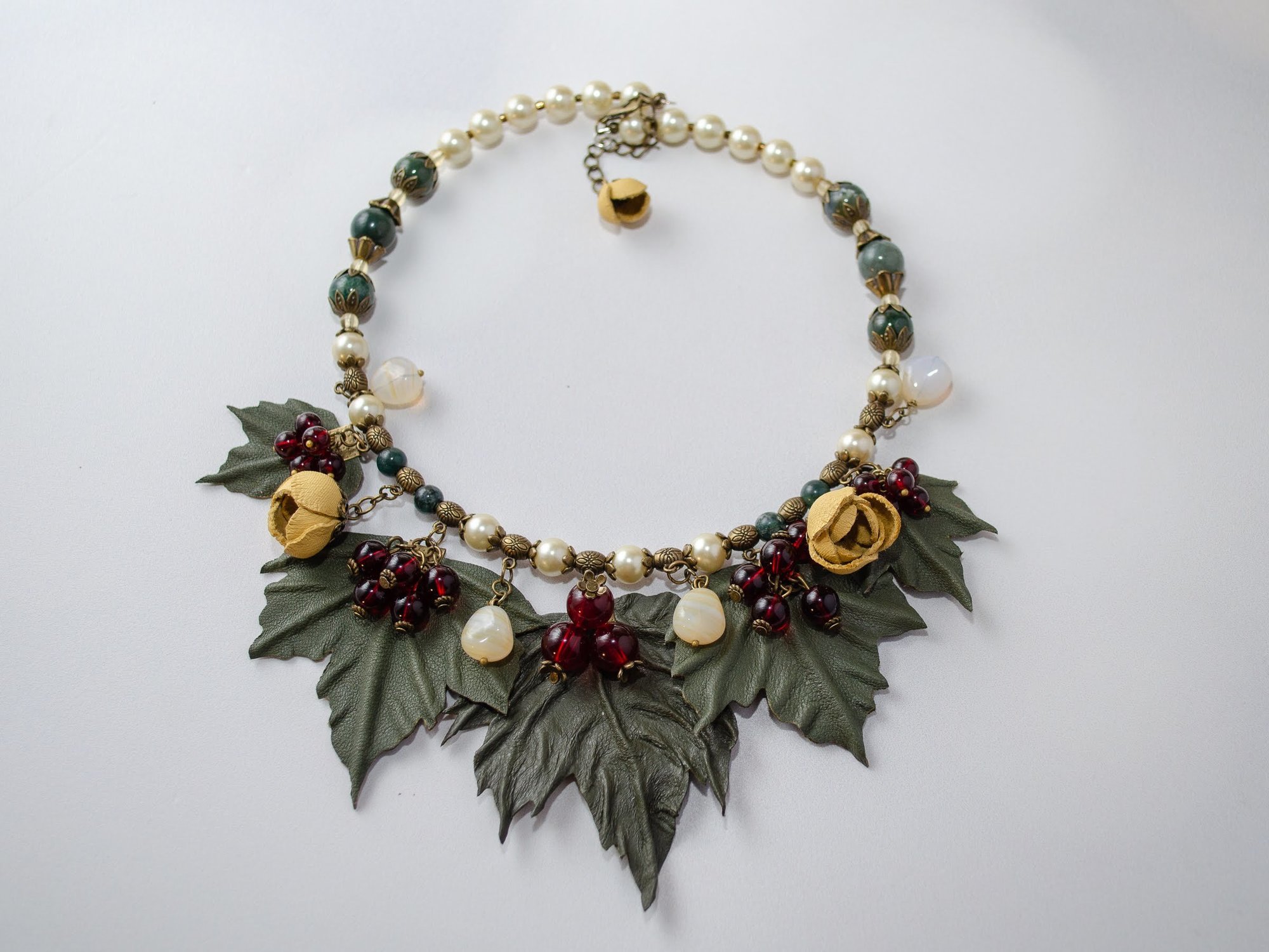 Листья и ягоды - колье SO-TC21F13