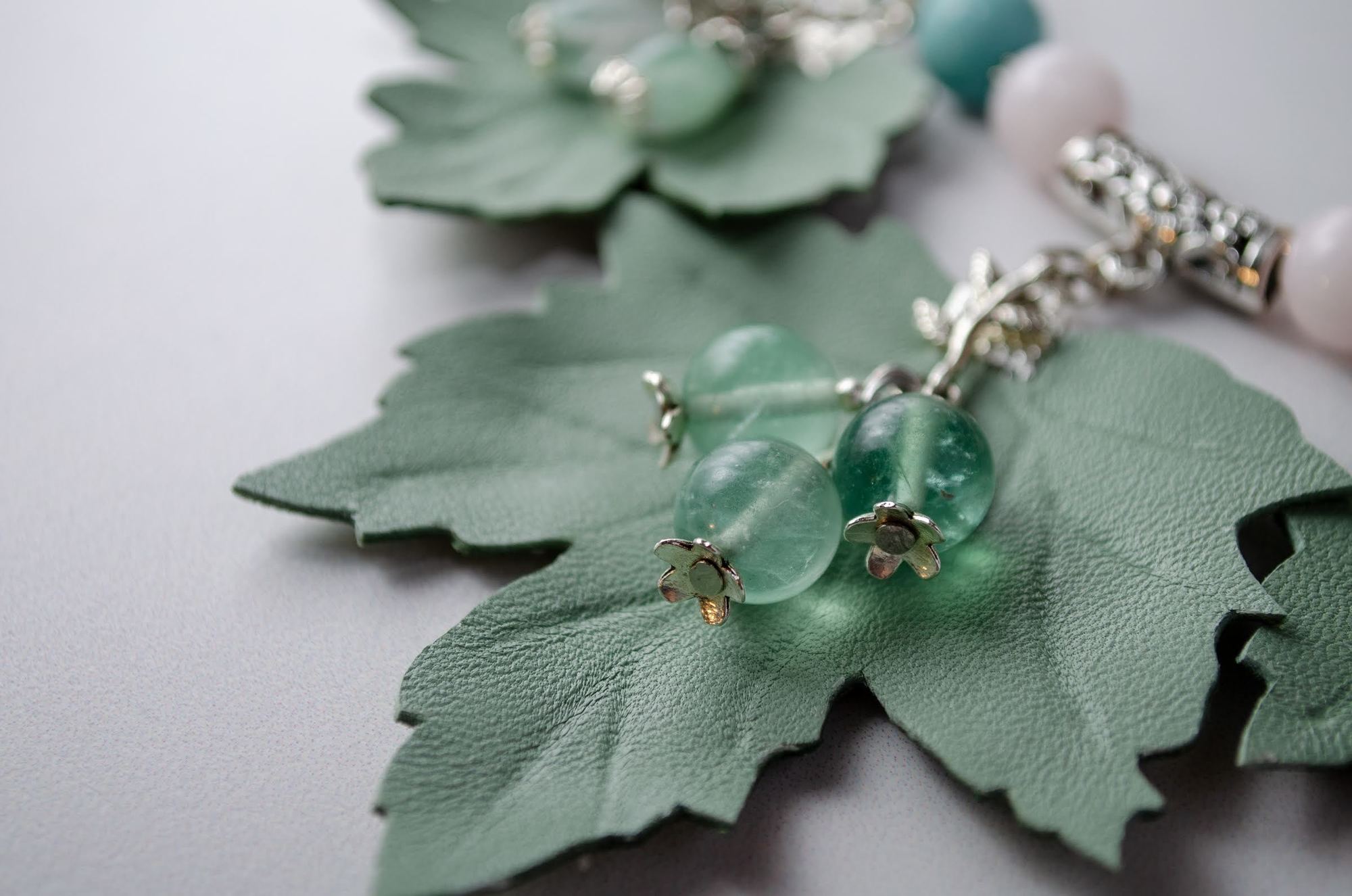 Листья и ягоды - колье SO-TC21F14