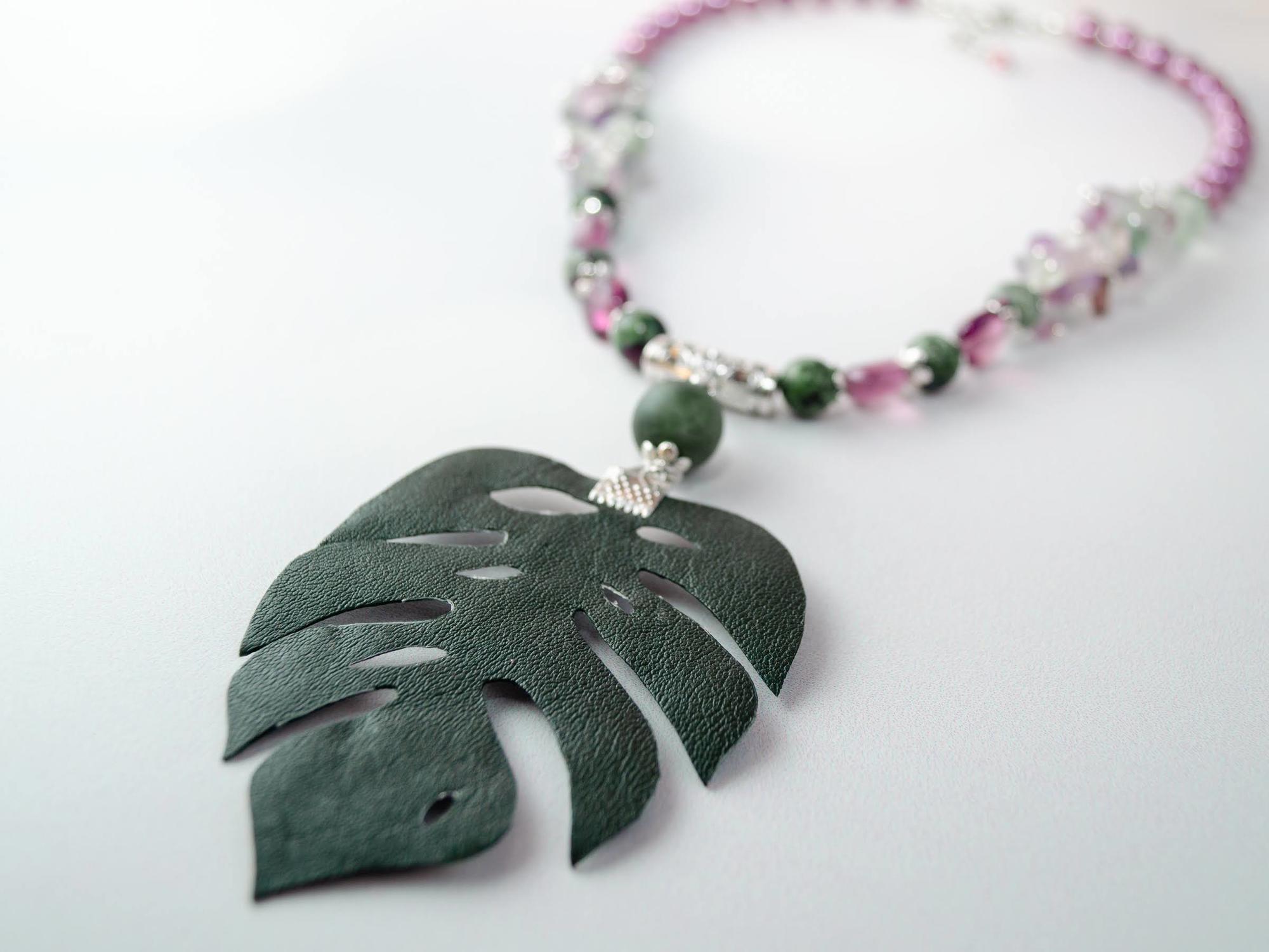 Листья и ягоды - колье SO-TC21F15